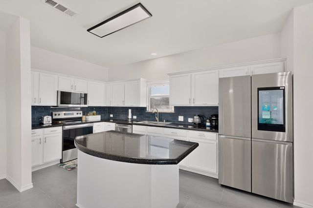 816 Lone Pine Drive, Little Elm, TX 75068