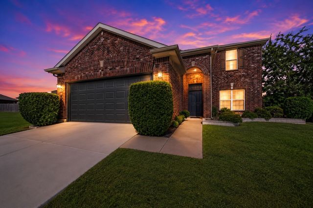 816 Lone Pine Drive, Little Elm, TX 75068