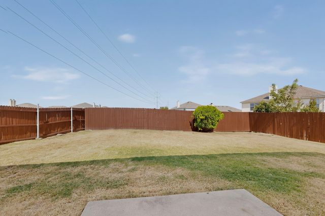 816 Lone Pine Drive, Little Elm, TX 75068