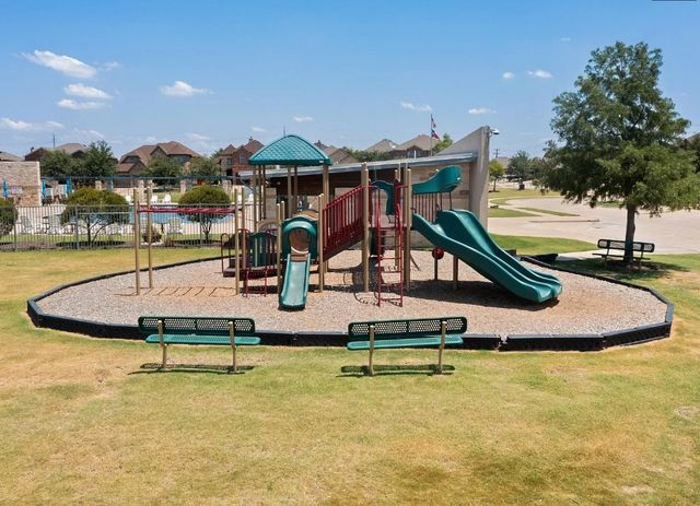 816 Lone Pine Drive, Little Elm, TX 75068