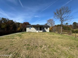 1830 Old Lake City Hwy, Clinton, TN 37716