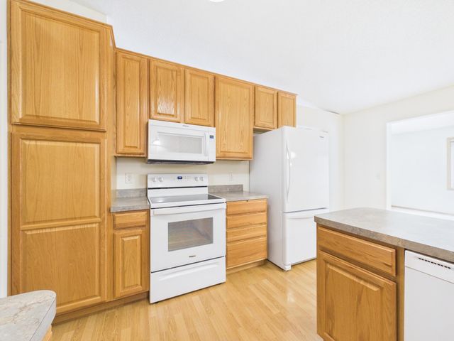 920 Evergreen Court, Vadnais Heights, MN 55127