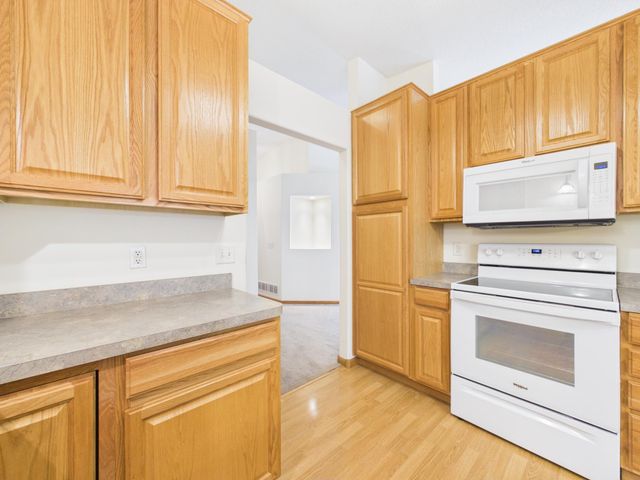 920 Evergreen Court, Vadnais Heights, MN 55127