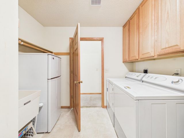 920 Evergreen Court, Vadnais Heights, MN 55127