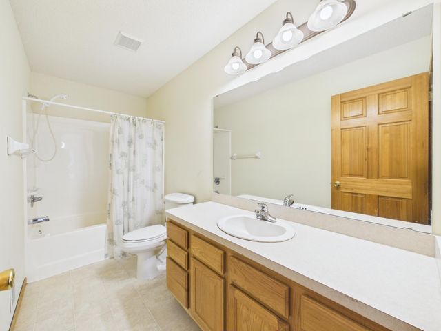 920 Evergreen Court, Vadnais Heights, MN 55127