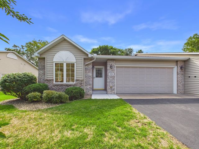 920 Evergreen Court, Vadnais Heights, MN 55127
