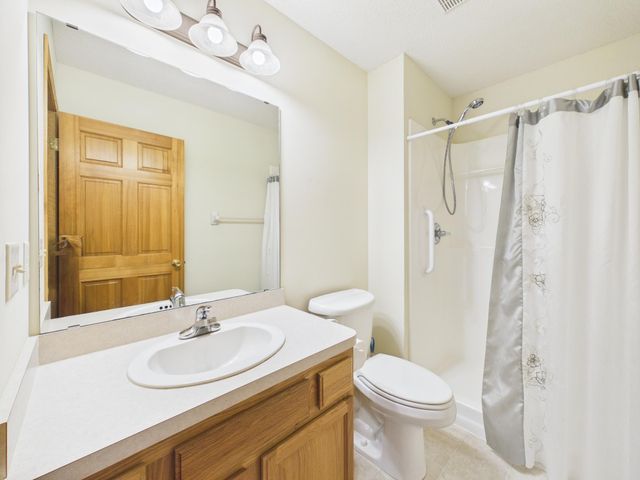 920 Evergreen Court, Vadnais Heights, MN 55127
