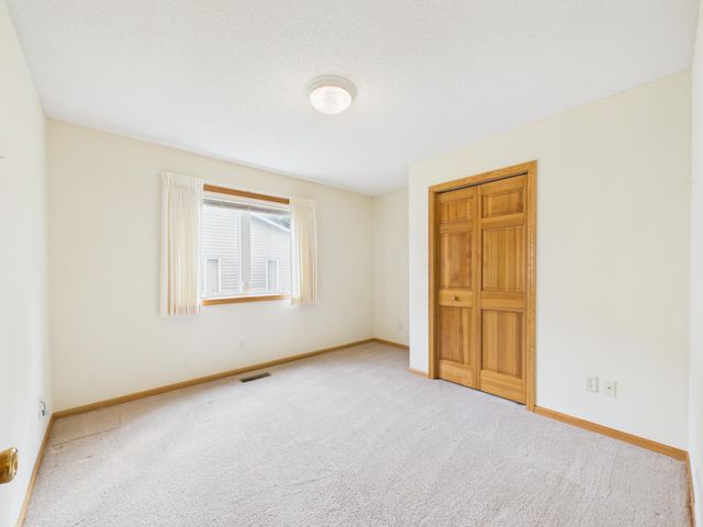 920 Evergreen Court, Vadnais Heights, MN 55127