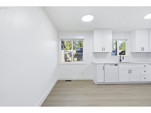 14035 Se HARRISON St, Portland, OR 97233