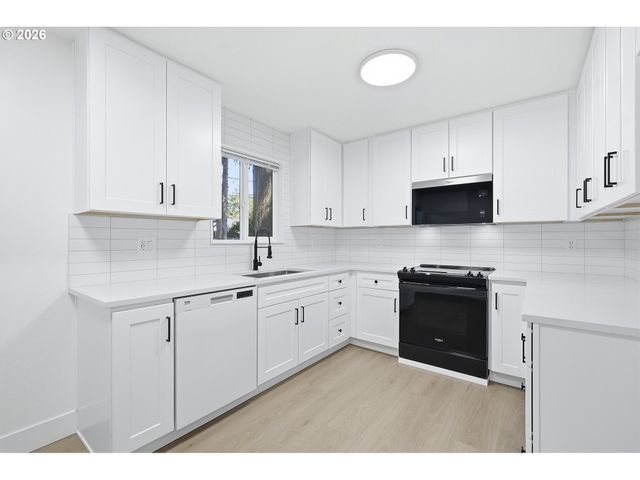 14035 Se HARRISON St, Portland, OR 97233