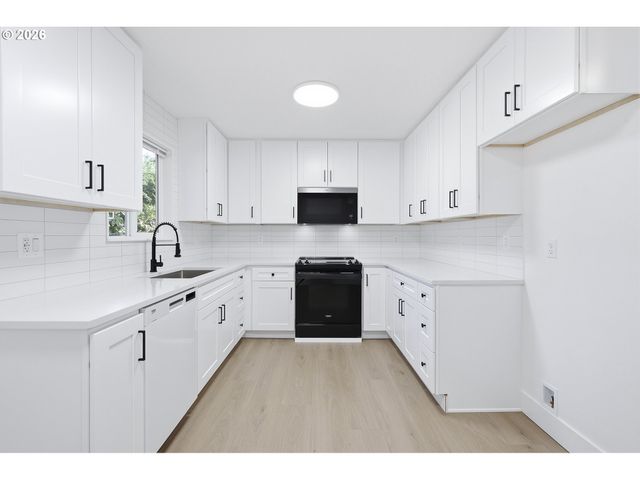 14035 Se HARRISON St, Portland, OR 97233