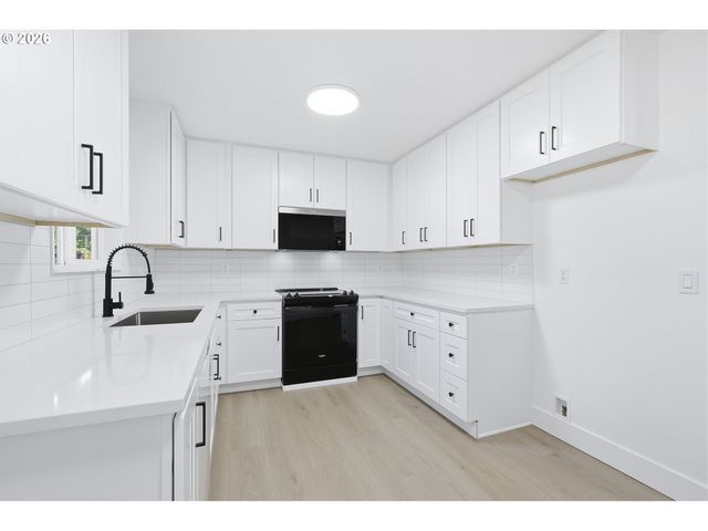 14035 Se HARRISON St, Portland, OR 97233