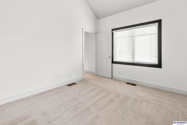 819 S 31 Street, Omaha, NE 68105