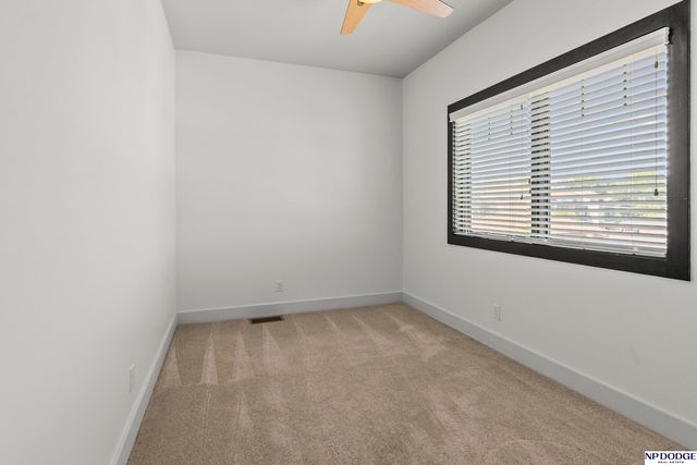 819 S 31 Street, Omaha, NE 68105