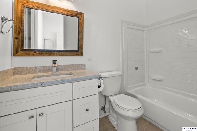 819 S 31 Street, Omaha, NE 68105