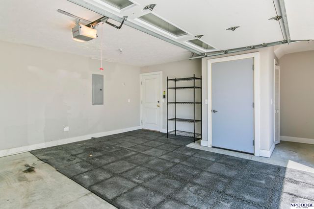 819 S 31 Street, Omaha, NE 68105