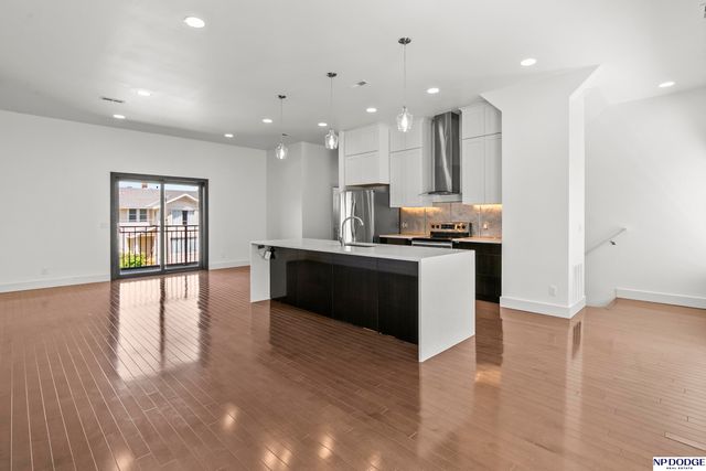 819 S 31 Street, Omaha, NE 68105