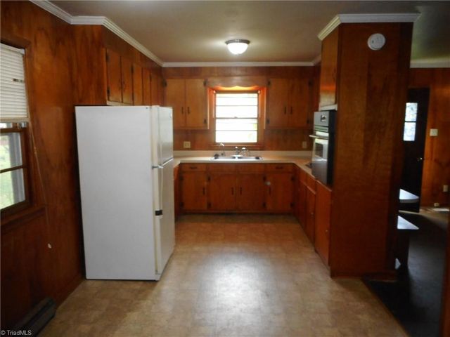 7962 Sylvan Road, Liberty, NC 27298