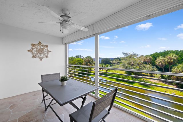 3510 Oaks Way 406, Pompano Beach, FL 33069