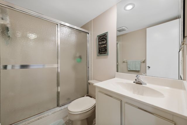 3510 Oaks Way 406, Pompano Beach, FL 33069