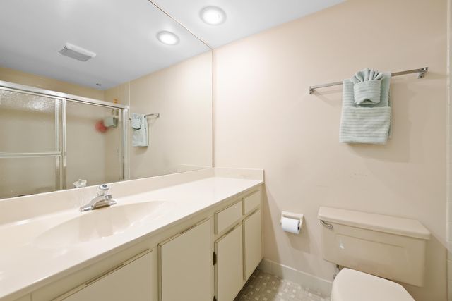 3510 Oaks Way 406, Pompano Beach, FL 33069