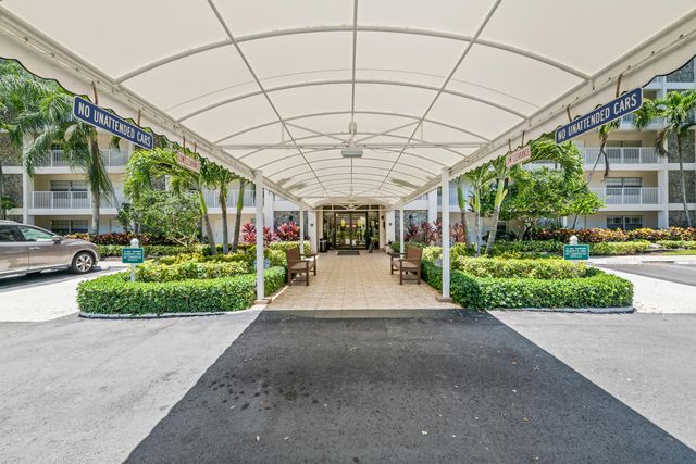 3510 Oaks Way 406, Pompano Beach, FL 33069