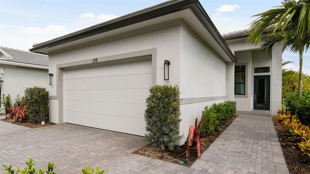 391 SE VIA SANGRO, Port St Lucie, FL 34952