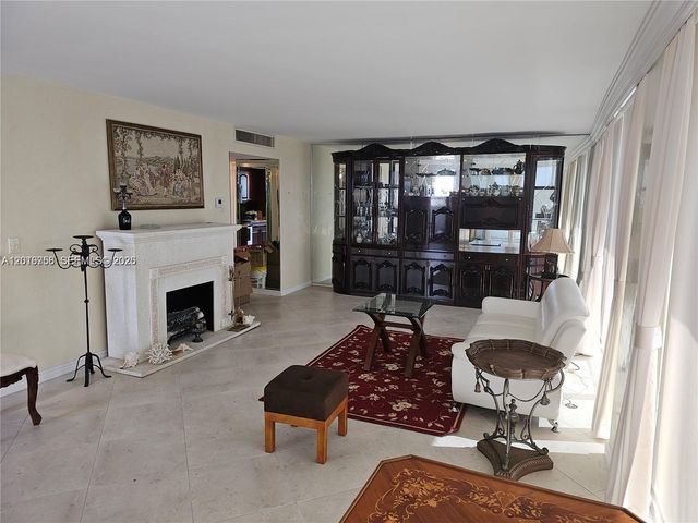 2049 S Ocean Dr PH1, Hallandale Beach, FL 33009