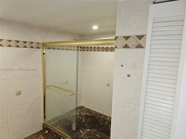 2049 S Ocean Dr PH1, Hallandale Beach, FL 33009