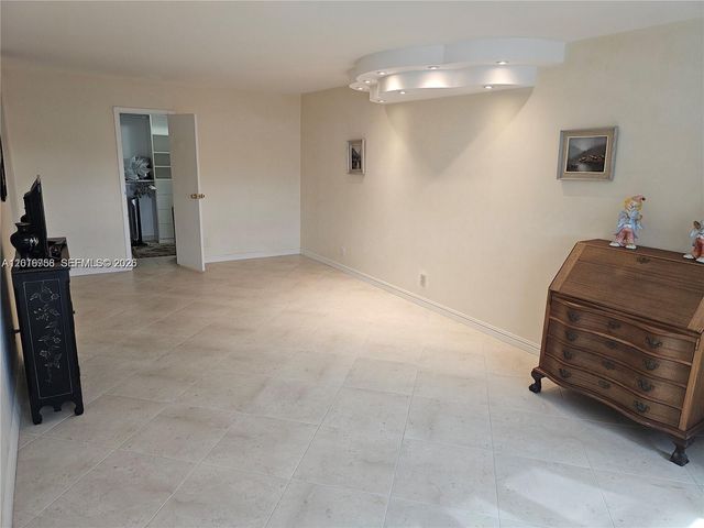 2049 S Ocean Dr PH1, Hallandale Beach, FL 33009