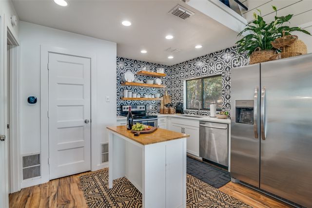 111 Barker Creek, Scroggins, TX 75480