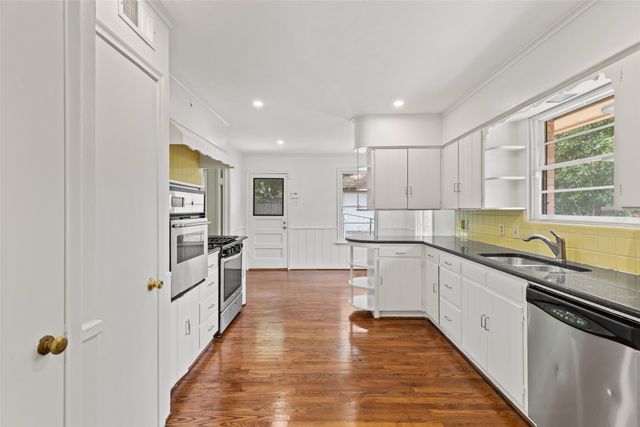 6440 Runnemede Drive, Dallas, TX 75214