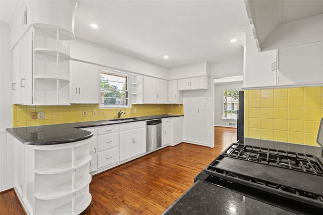 6440 Runnemede Drive, Dallas, TX 75214