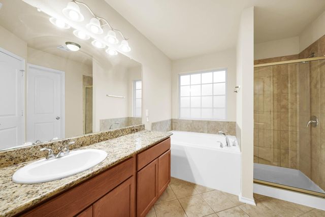 110 Oakwood Court, Huntsville, TX 77320