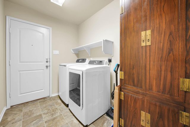 110 Oakwood Court, Huntsville, TX 77320