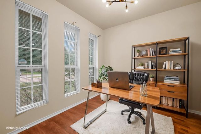 110 Oakwood Court, Huntsville, TX 77320