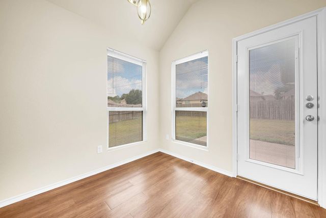 110 Oakwood Court, Huntsville, TX 77320