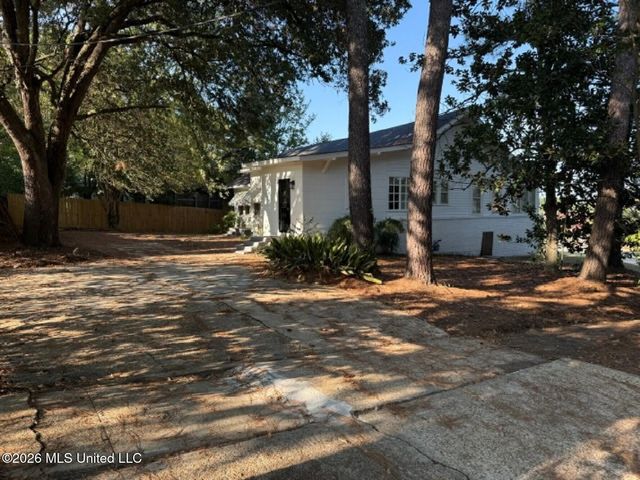 1605 Peachtree Street, Jackson, MS 39202