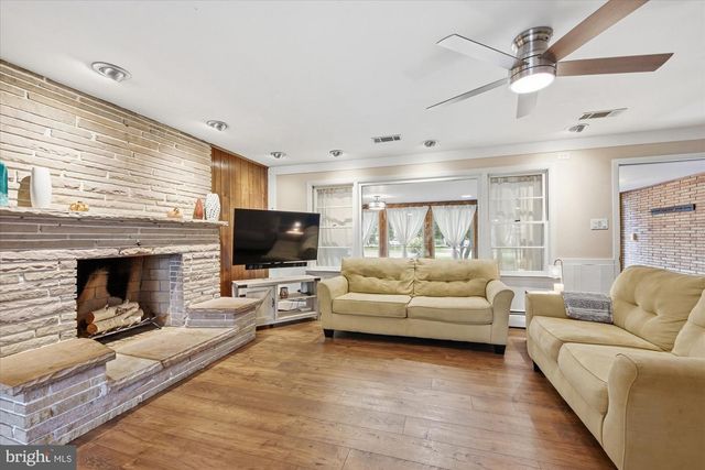 2515 HILLCREST RD, Quakertown, PA 18951