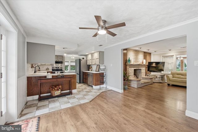 2515 HILLCREST RD, Quakertown, PA 18951