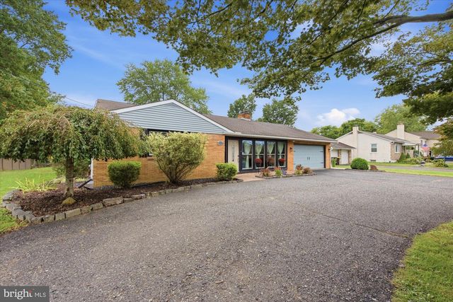 2515 HILLCREST RD, Quakertown, PA 18951