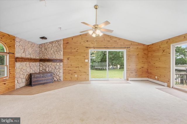 2515 HILLCREST RD, Quakertown, PA 18951