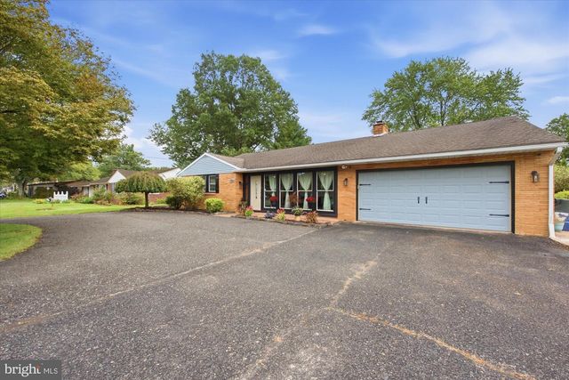 2515 HILLCREST RD, Quakertown, PA 18951