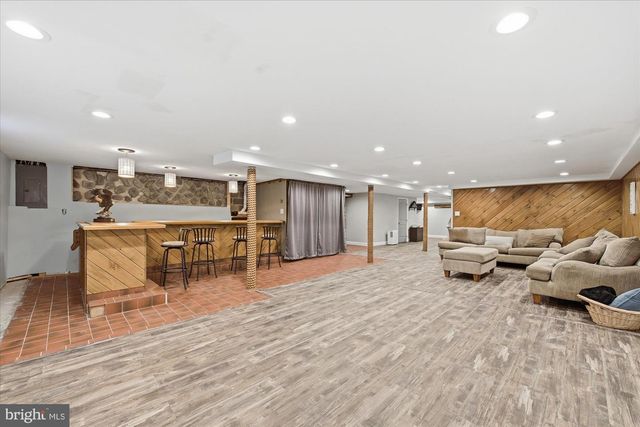 2515 HILLCREST RD, Quakertown, PA 18951
