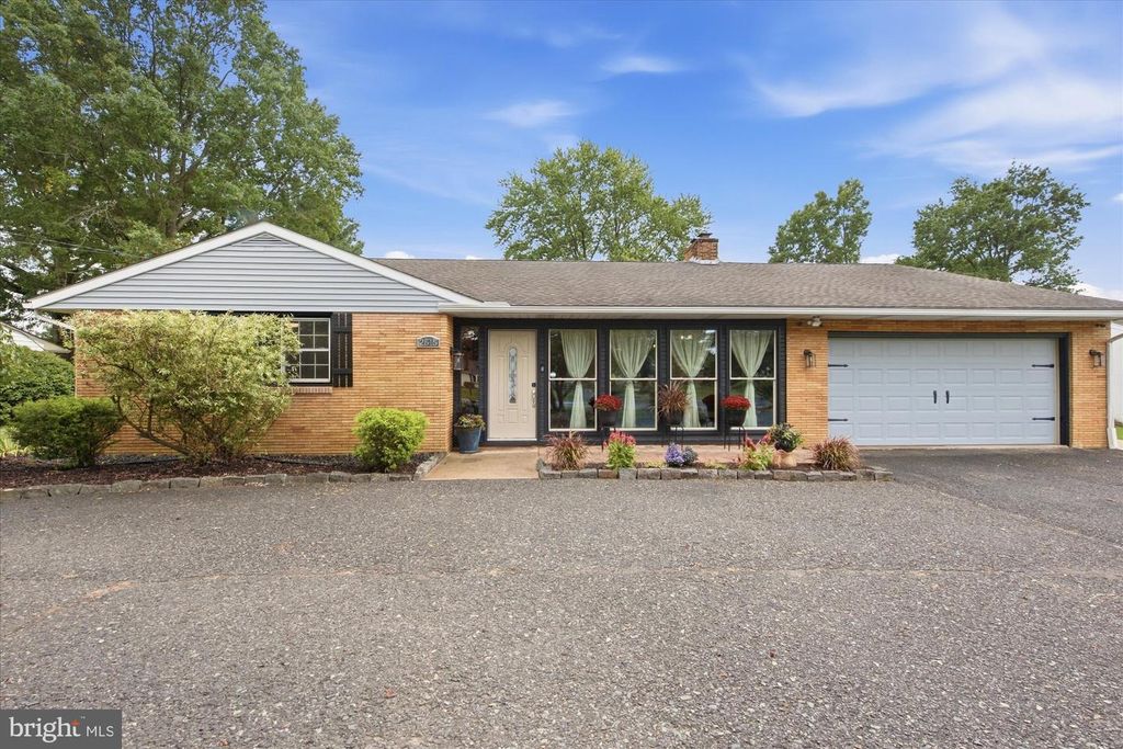 2515 HILLCREST RD, Quakertown, PA 18951 — photo 4