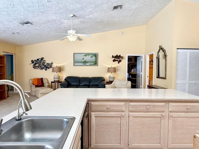 2884 SE Ranch Acres Circle, Jupiter, FL 33478