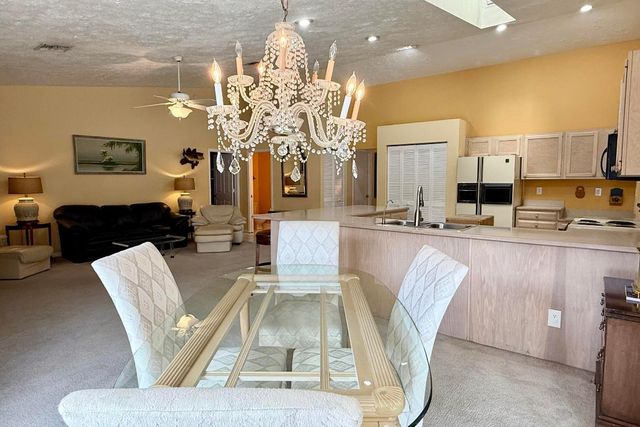 2884 SE Ranch Acres Circle, Jupiter, FL 33478