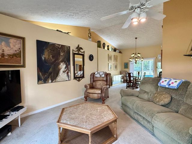 2884 SE Ranch Acres Circle, Jupiter, FL 33478