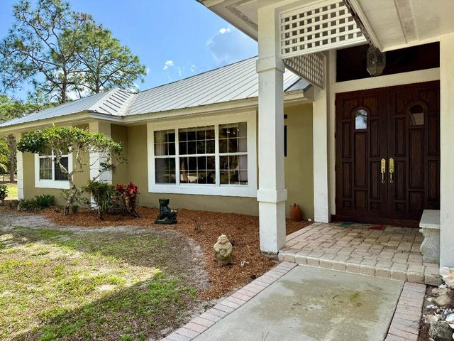 2884 SE Ranch Acres Circle, Jupiter, FL 33478