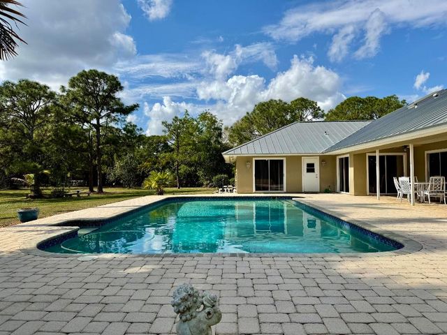 2884 SE Ranch Acres Circle, Jupiter, FL 33478